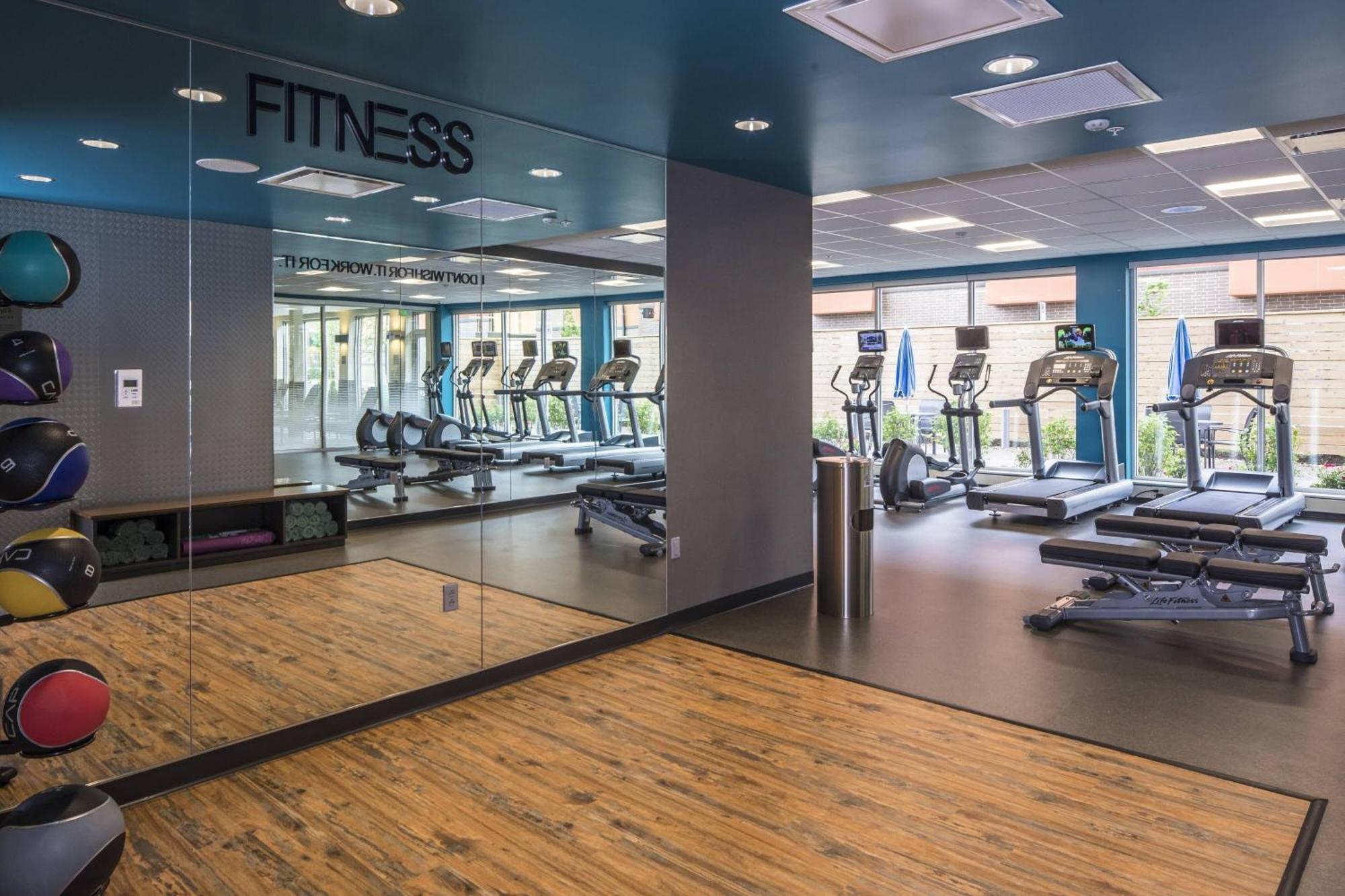 Fairfield Inn & Suites By Marriott Pittsburgh North/Mccandless Crossing McCandless Township Eksteriør bilde